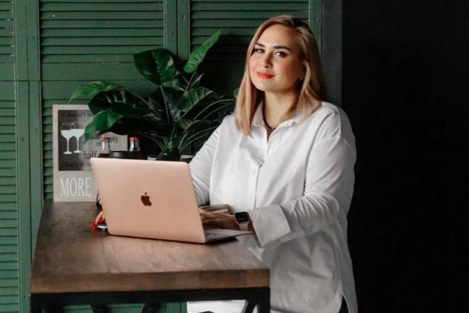 Софья Малахова — основатель магазина «Плечики» Софья Малахова — основатель магазина «Плечики»