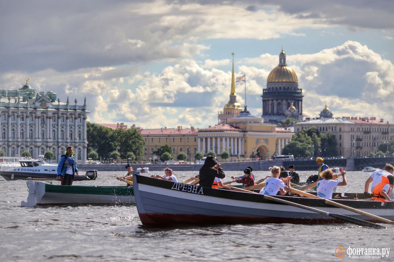 В петербурге проходит. Санкт-Петербург в августе. Фонтанка Санкт-Петербург. Яхтенный спорт СПБ. Санкт Петербург в августе фото.