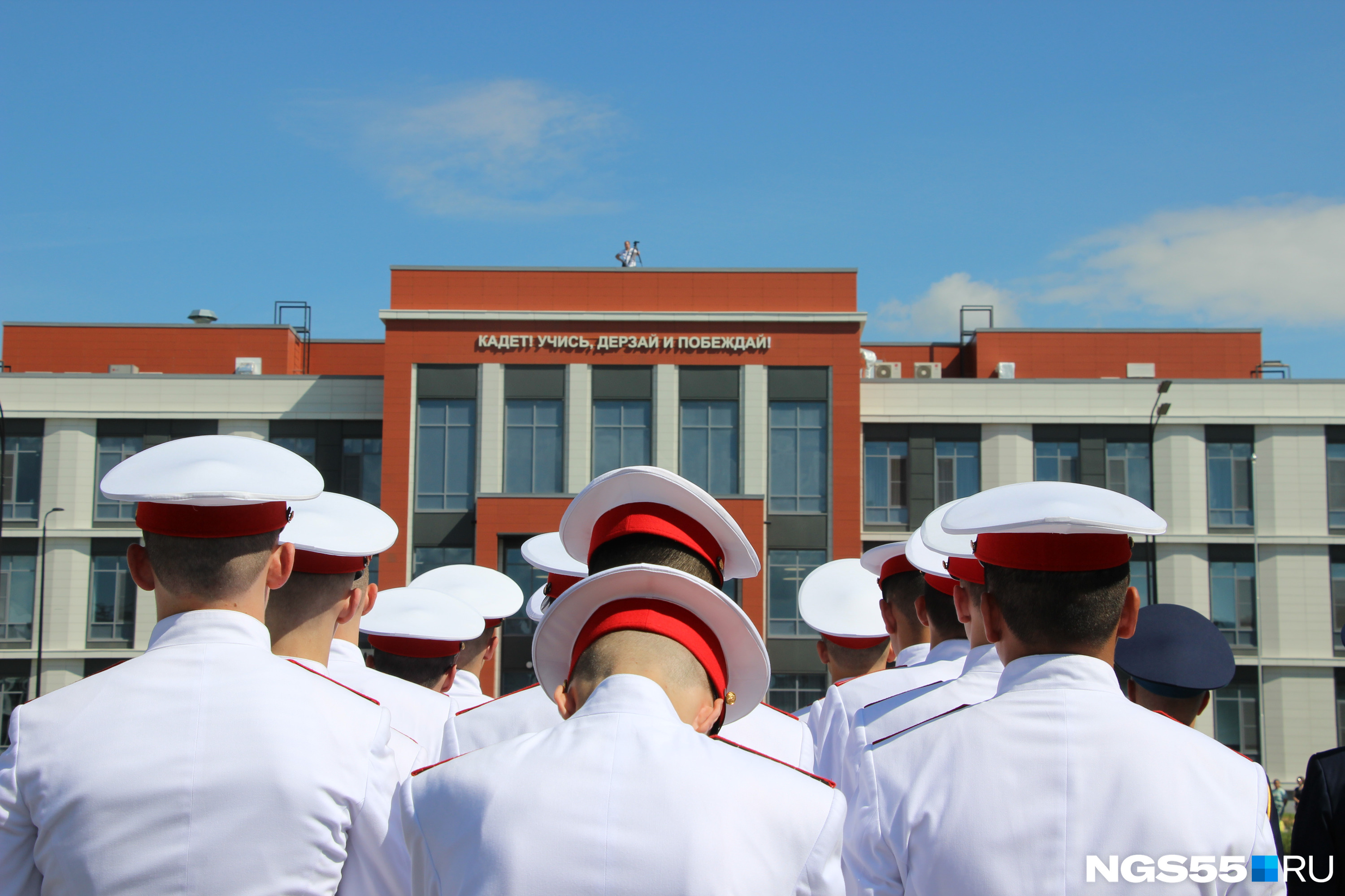 Девиз на стенах училища парни запомнят на всю жизнь, а первая его половина будет для них актуальна еще несколько лет, ведь у большинства из них впереди учеба в вузах Минобороны РФ и других силовых структур