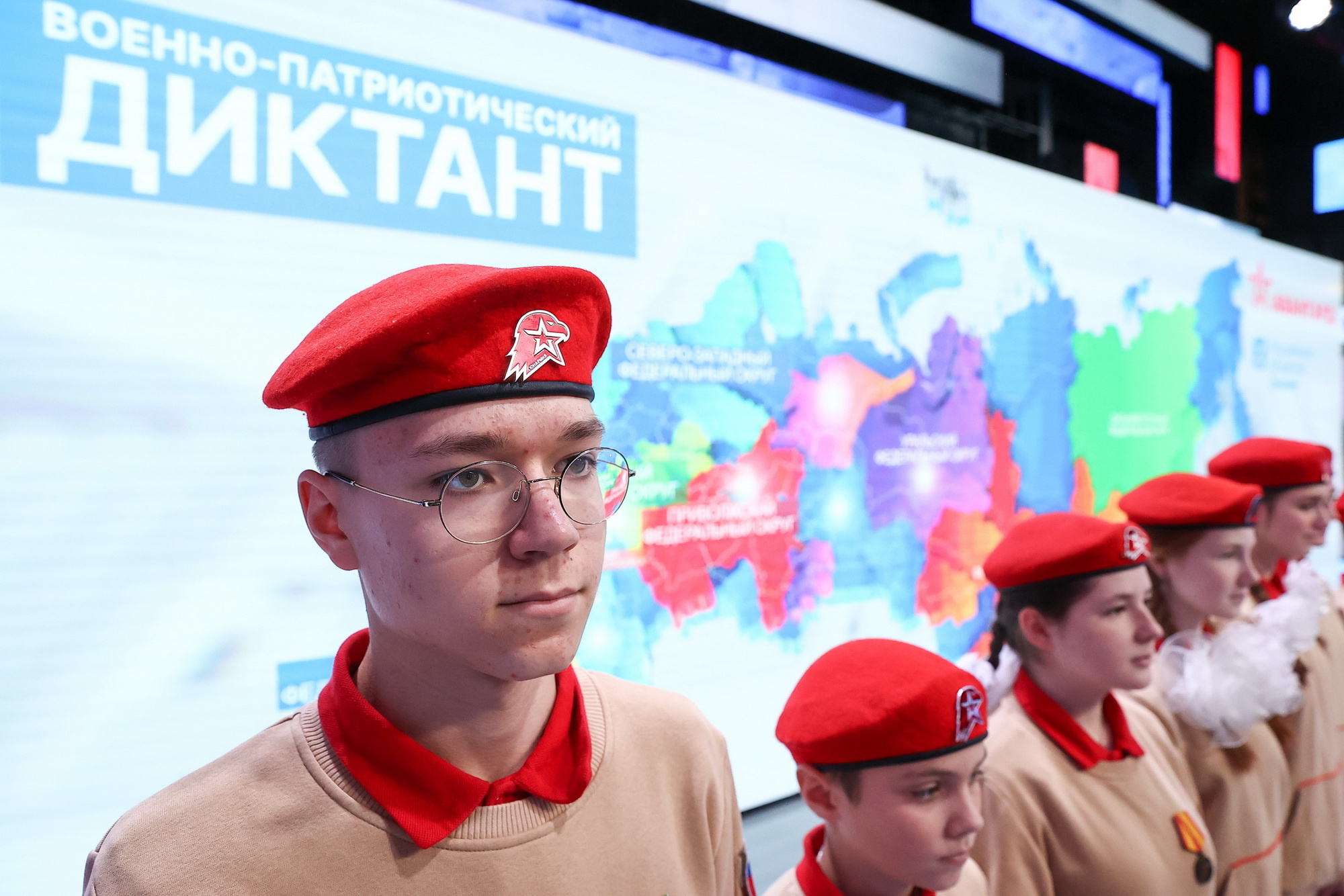 «На приколе». Что такое военно-патриотический диктант и зачем его писали петербургские школьники
