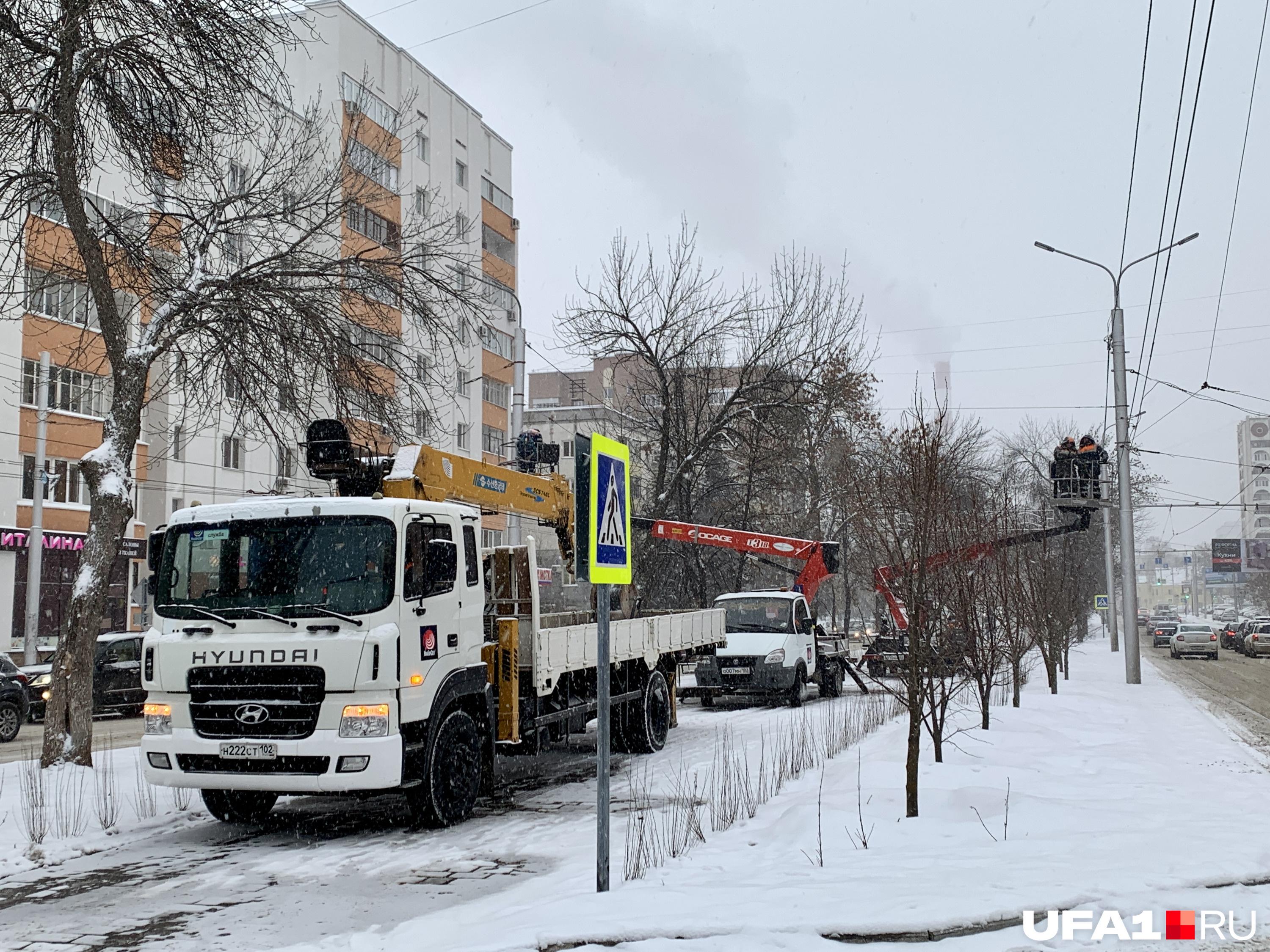 Недавно мэр Уфы рассказал, что на складе одного муниципального предприятия нашли иллюминацию