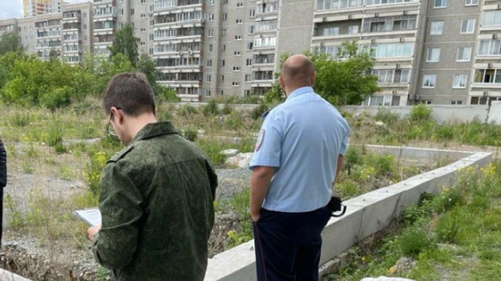 В Екатеринбурге раскрыли загадочное убийство мужчины, тело которого нашли на стройплощадке
