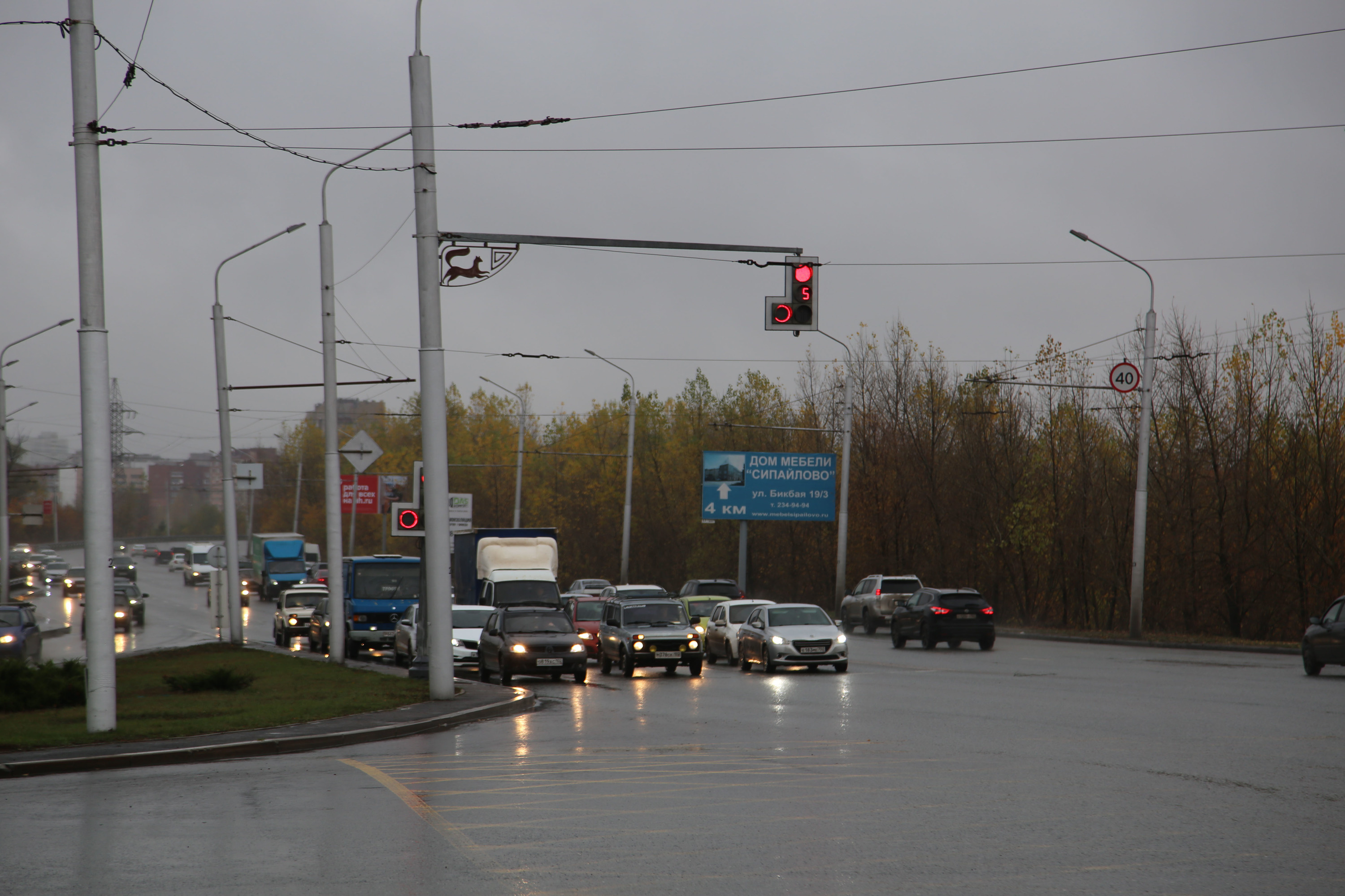 А это на перекрестке Жукова — Сельская Богородская