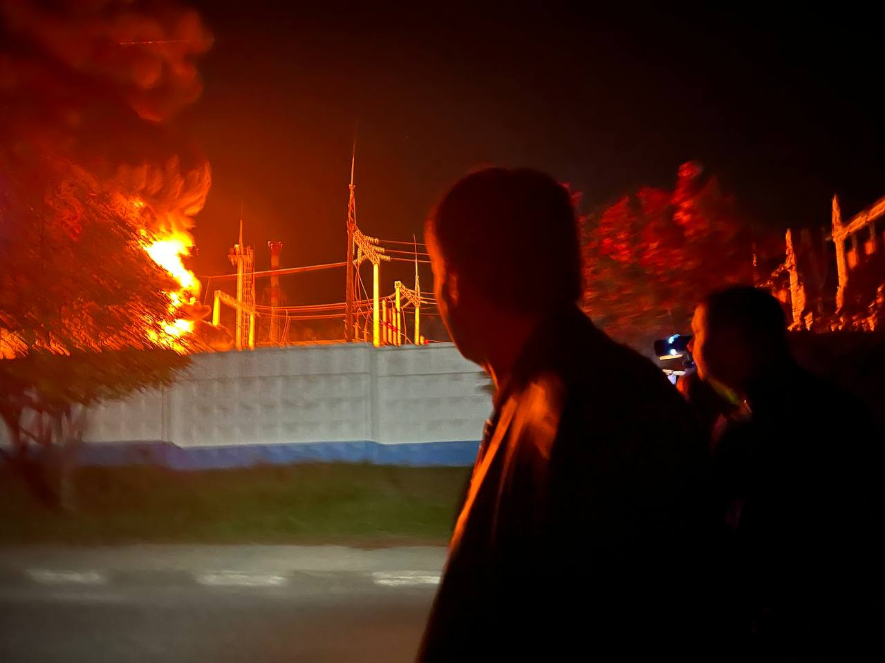 Подстанция в Белгородской области загорелась после обстрела вечером 14 октября