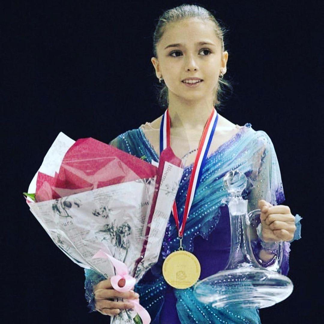 Камила Валиева с наградой этапа юниорского Гран-при во Франции