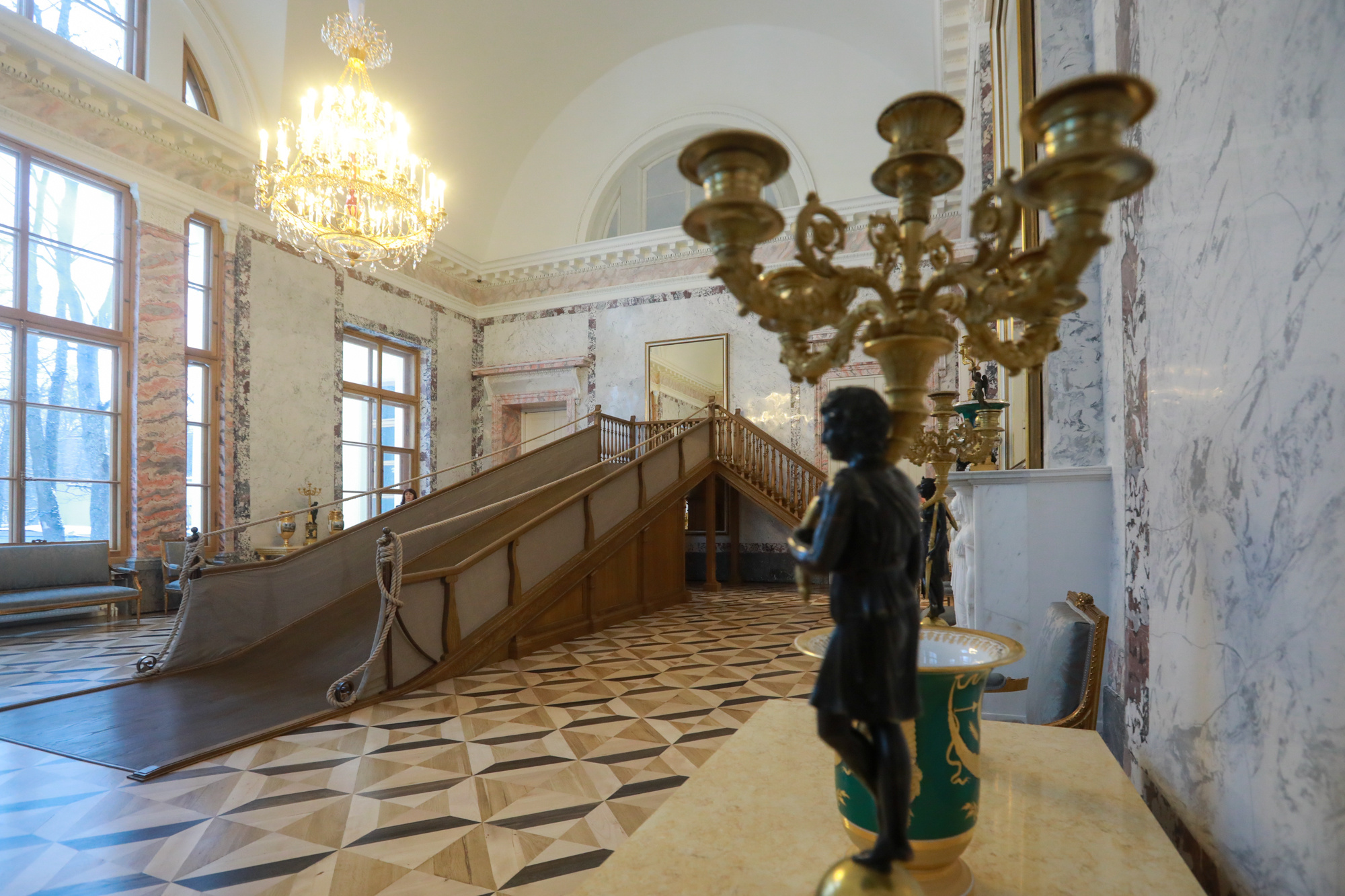 В Александровском дворце в Царском Селе доделали зал с горкой. Его таким не видели 80 лет