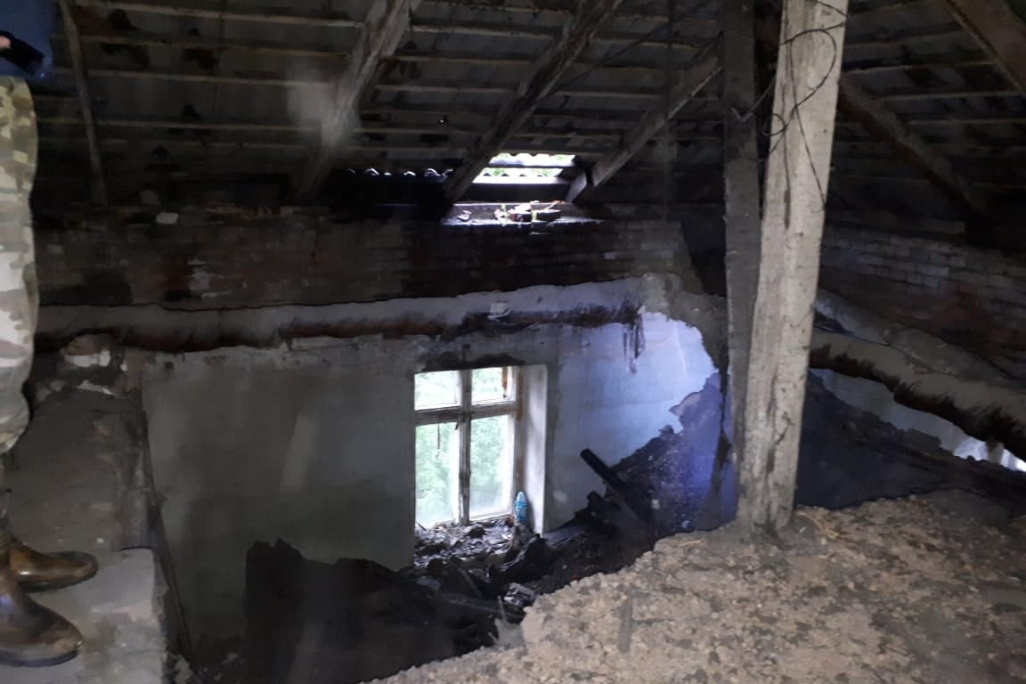 обрушение казармы в омске фото
