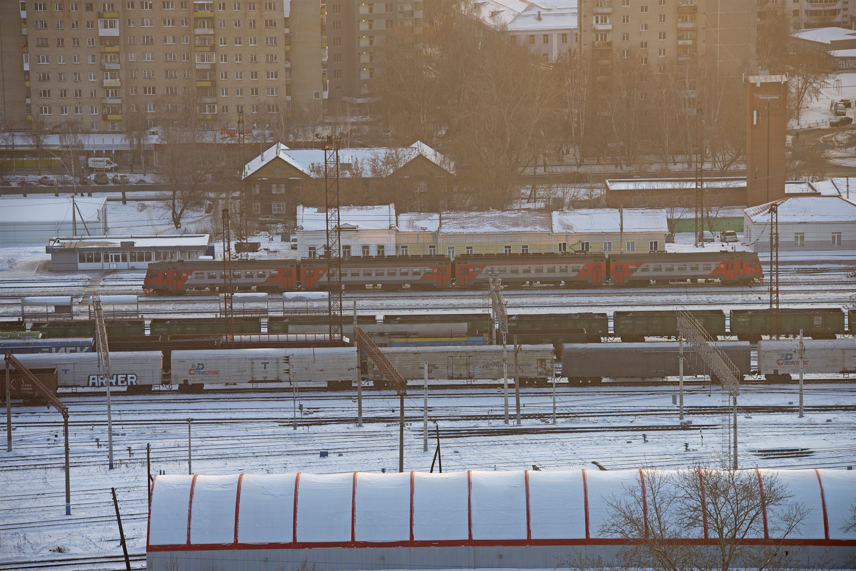 Из-за взрыва на железнодорожных путях на Урале задержали электрички
