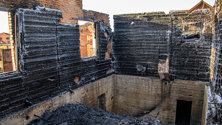 Одинокий пенсионер сгорел на пожаре на юге Кузбасса