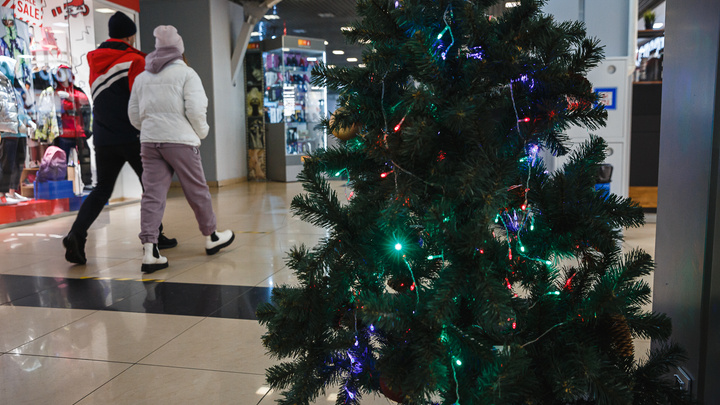 Жители Кузбасса заметили отсутствие новогодней иллюминации. Мы узнали, с чем это связано