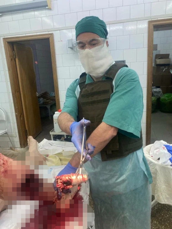 Хирурги ВМедА под Белгородом прооперировали бойца. Из ноги вытащили торцевой взрыватель мины