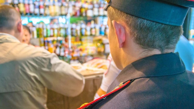 Полиция предложила запретить в Самарской области продажу спиртного в новогодние праздники