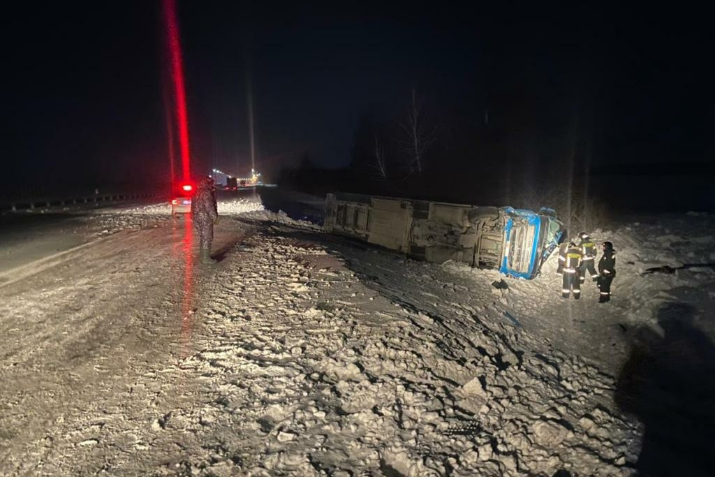 ДТП на дороге Челябинск — Екатеринбург: водитель фуры Volvo погиб после ...