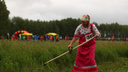Начались сельские игры в Куйбышеве — смотрим на соревнования косарей, дояров и трактористов