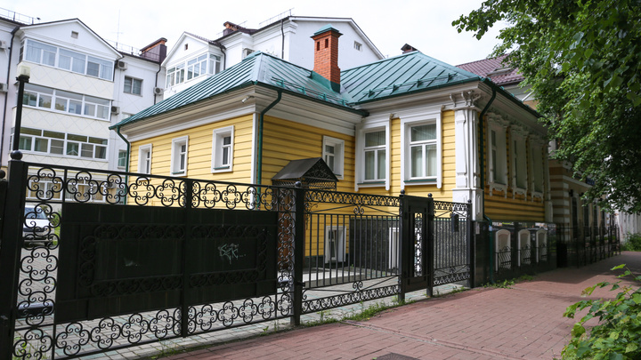 Уютные дворики и элитные дома: разглядываем, что скрыто с изнанки улицы Терешковой