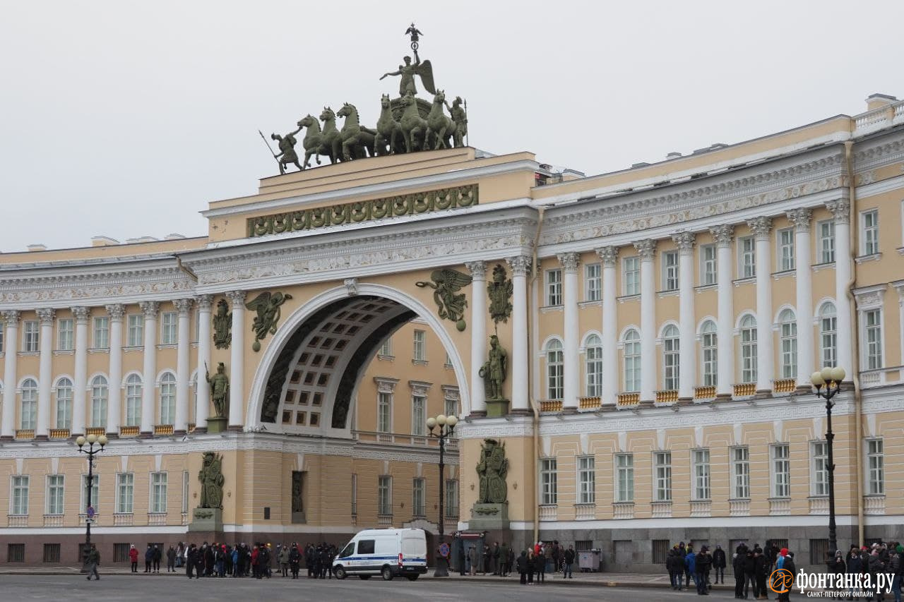 Выходите на площади