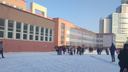 В Красноярске начали эвакуировать школы из-за сообщений о минированиях