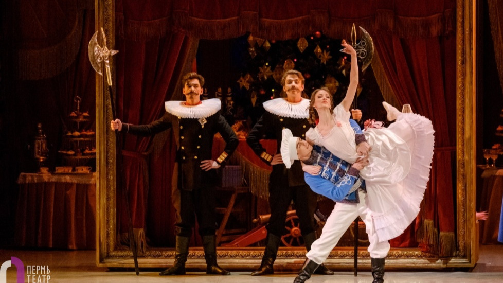 В пермском оперном билеты на «Щелкунчика» стоят от 6 до 18 тысяч рублей — почему так дорого? Отвечают в театре