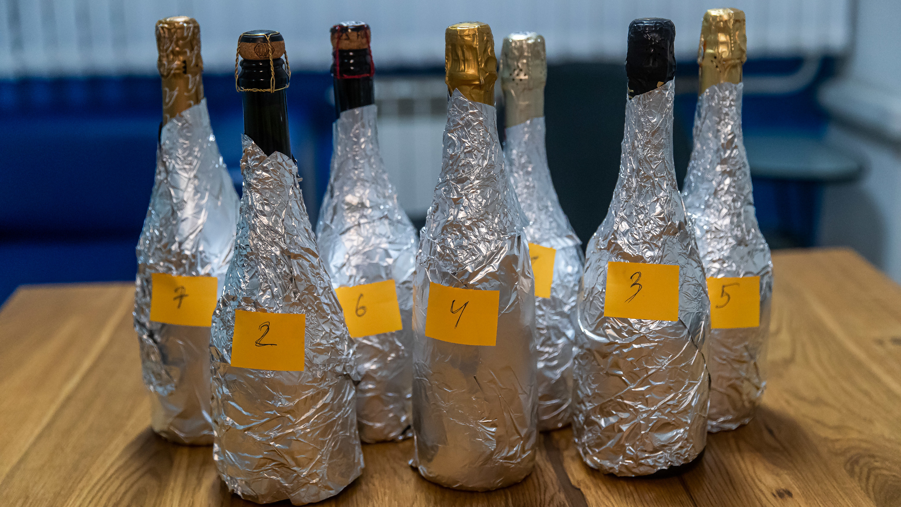 Какое шампанское купить на Новый год? Тестируем вслепую семь видов игристого (в финале сошлись Франция и Россия)