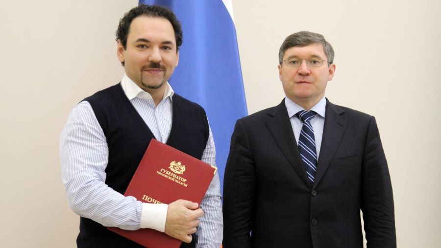 Рустам Самкаев (слева) с экс-губернатором Тюменской области Владимиром Якушевым