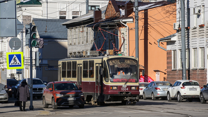 Еще 12 подержанных трамваев привезли в Нижний Новгород из Москвы
