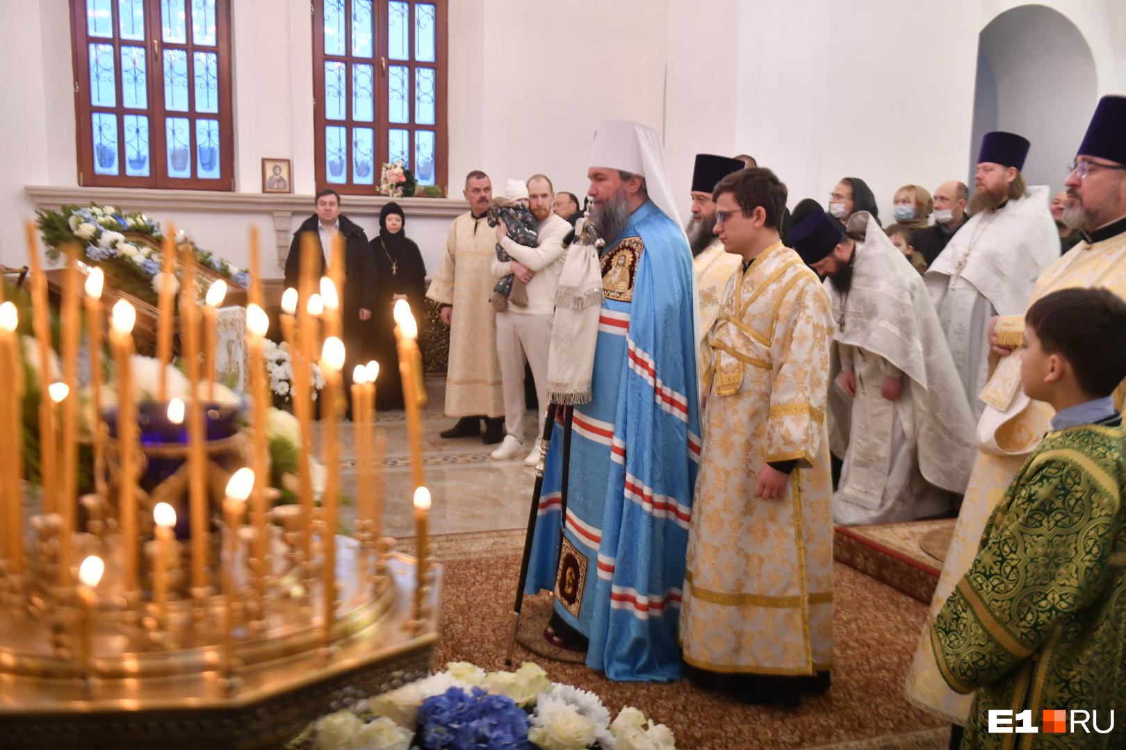 Можно ли в церковь в тапочках