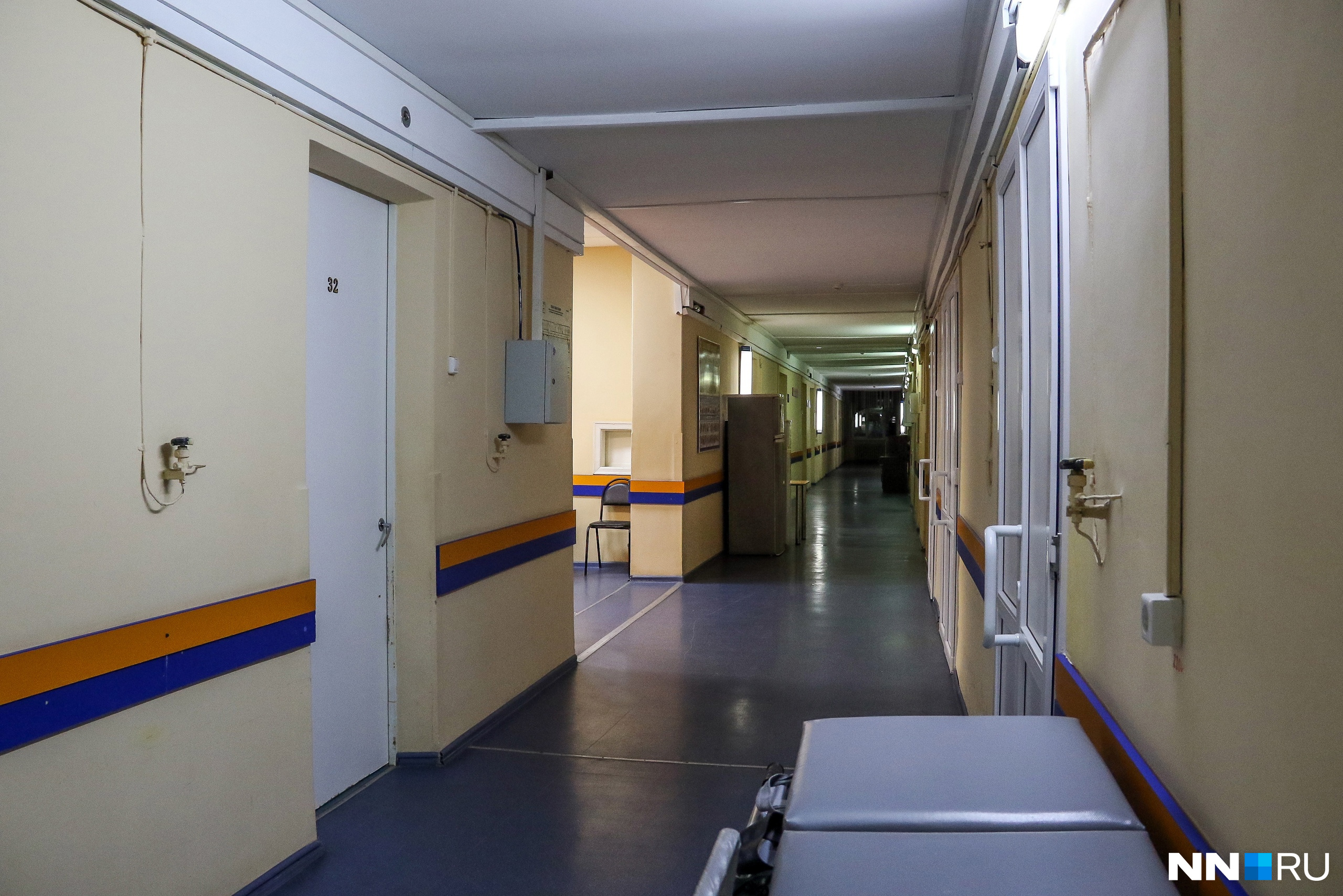 Нехватка персонала наблюдается не только в российских поликлиниках, но и в красных зонах