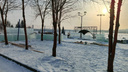Ледяные кубы привезли на Михайловскую набережную — фото, как строят ледовый городок