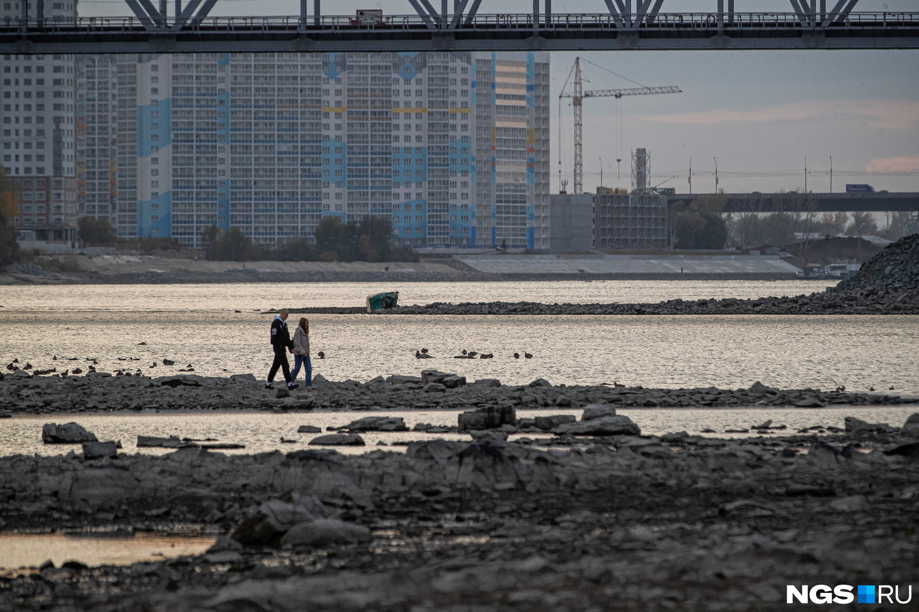 памятник владимиру в киеве на владимирской горке. киев вид с левого берега. киев левый берег и правый берег. киев возник на берегу. левый берег днепра.