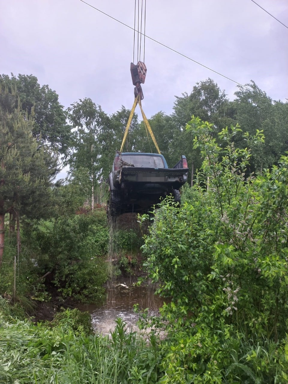 В СНТ «Юбилейное-Ручьи» во Всеволожском районе под Петербургом «Мазда»  съехала в пожарный пруд, водитель погиб 18 июня 2022г. - 18 июня 2022 -  ФОНТАНКА.ру