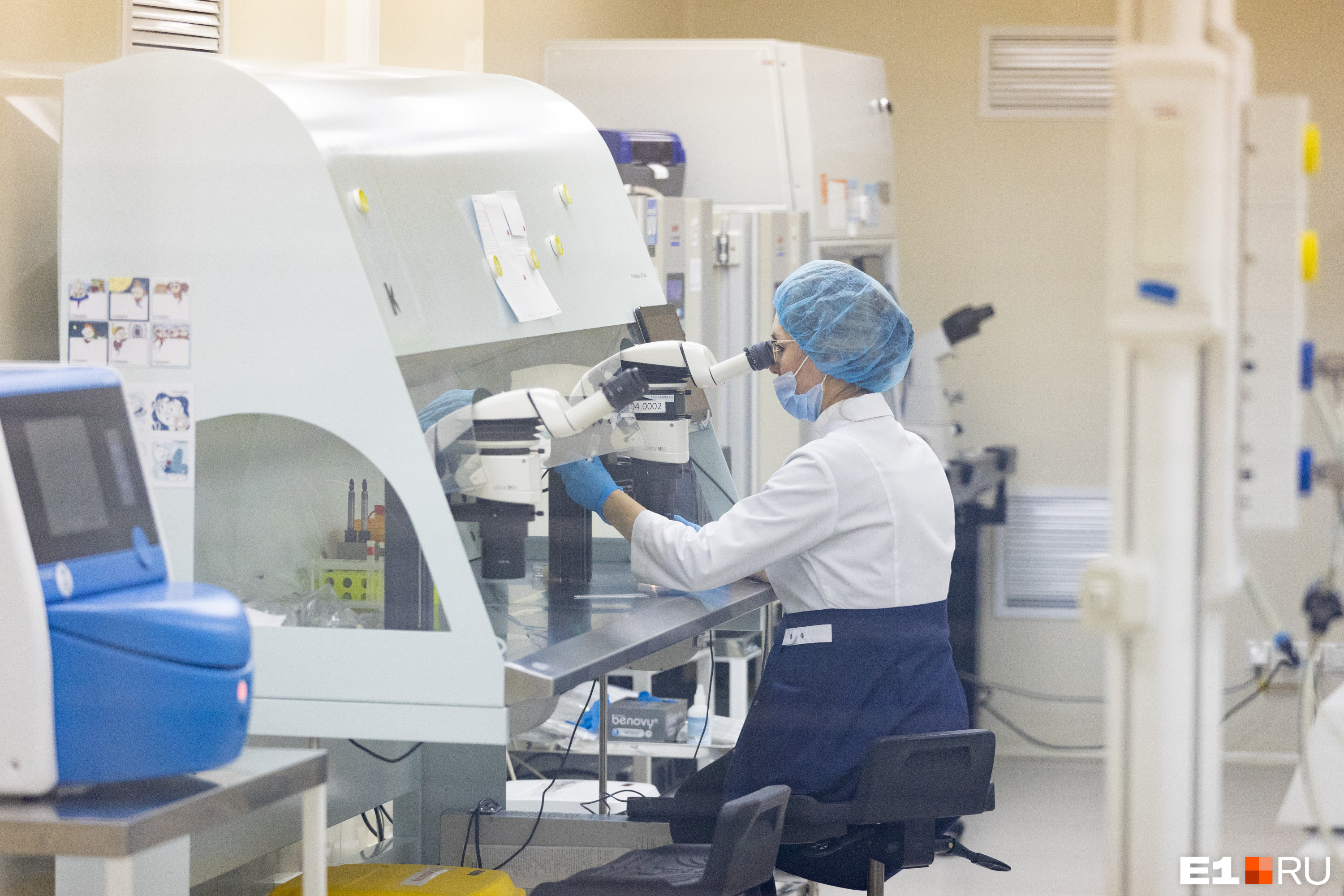 Перед процедурой донорская сперма проходит обработку в лаборатории и выдерживается в карантине целый год
