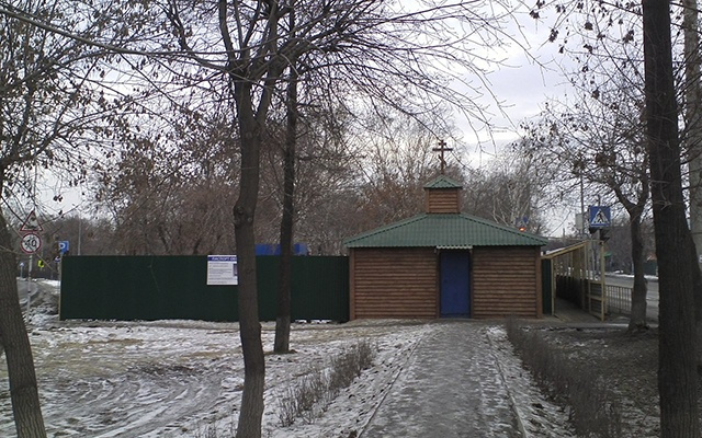 Территория в сквере Комсомольский, где должны были возвести храм