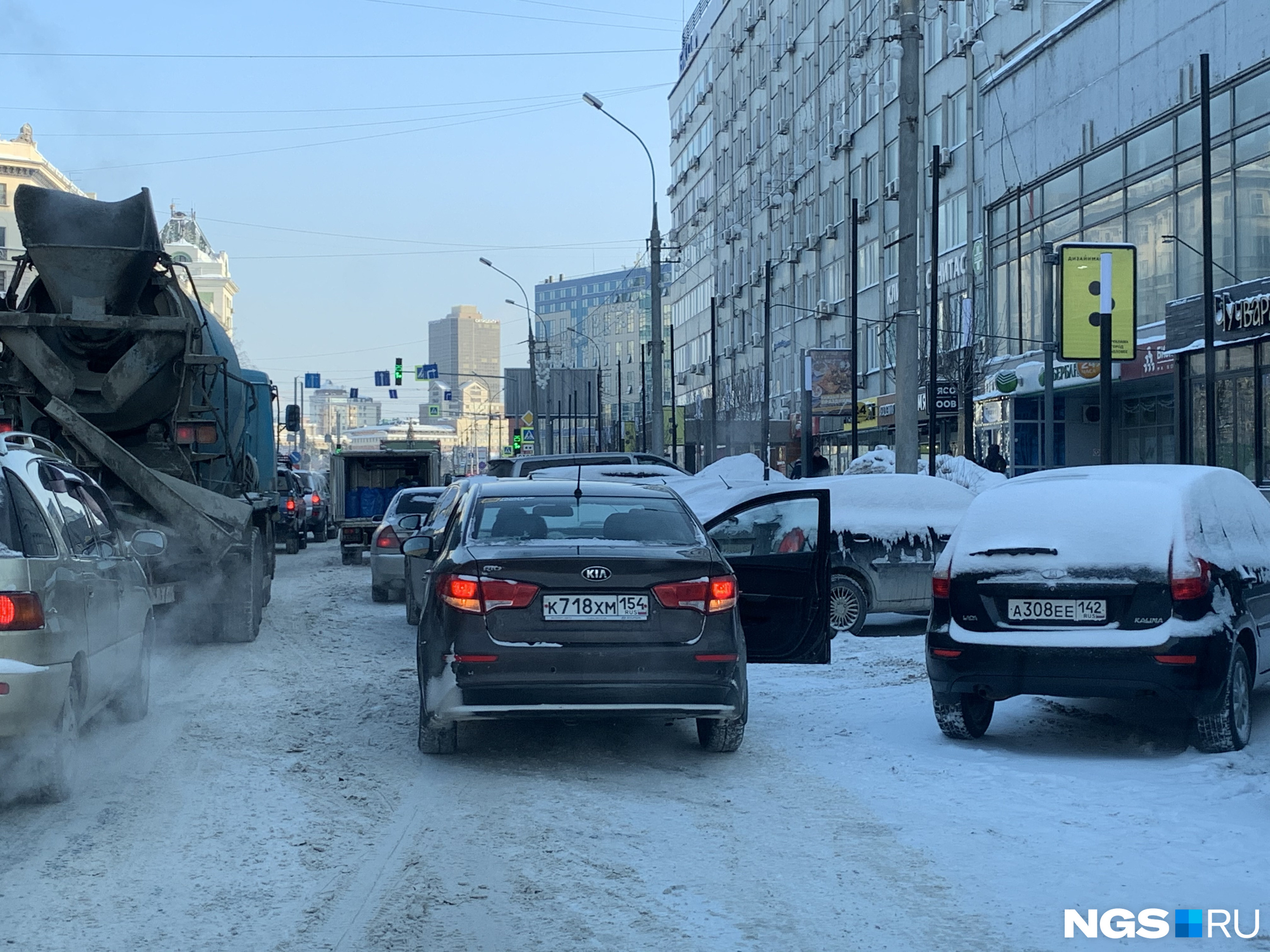 Коме фото на вокзальной магистрали