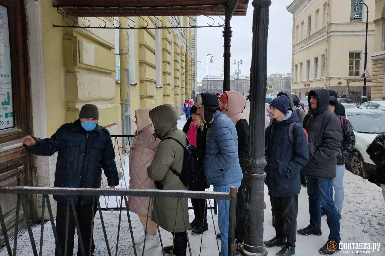 Тяга к ужасному. Бесплатный день в Кунсткамере привел к очередям на вход в  музей | 06.12.2022 | Санкт-Петербург - БезФормата