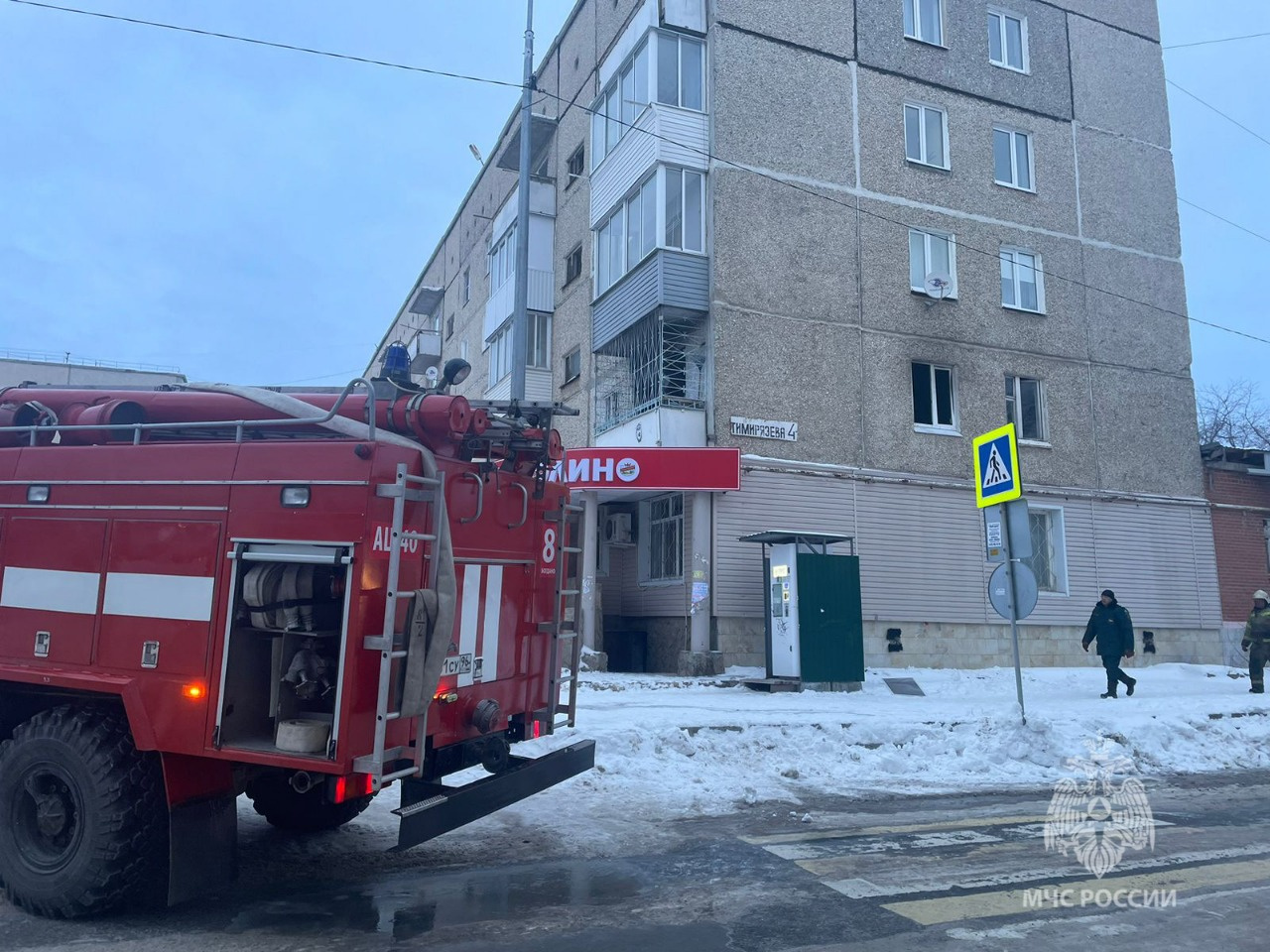 Надышались угарным газом: подробности гибели трех человек на пожаре в Богдановиче