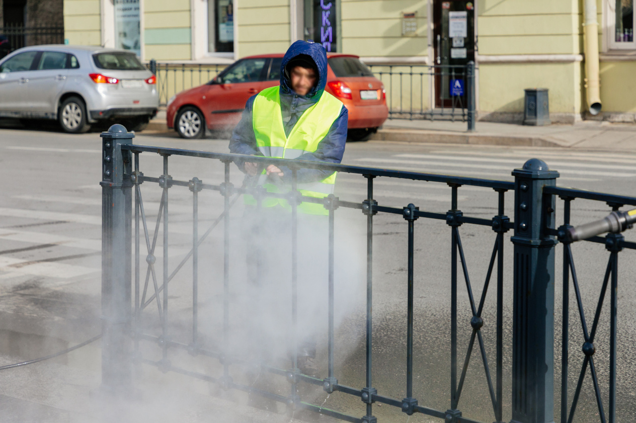 Работа на улице спб. Мытье улиц. Петербург с воды. В Германии моют улицы. Новости СПБ.