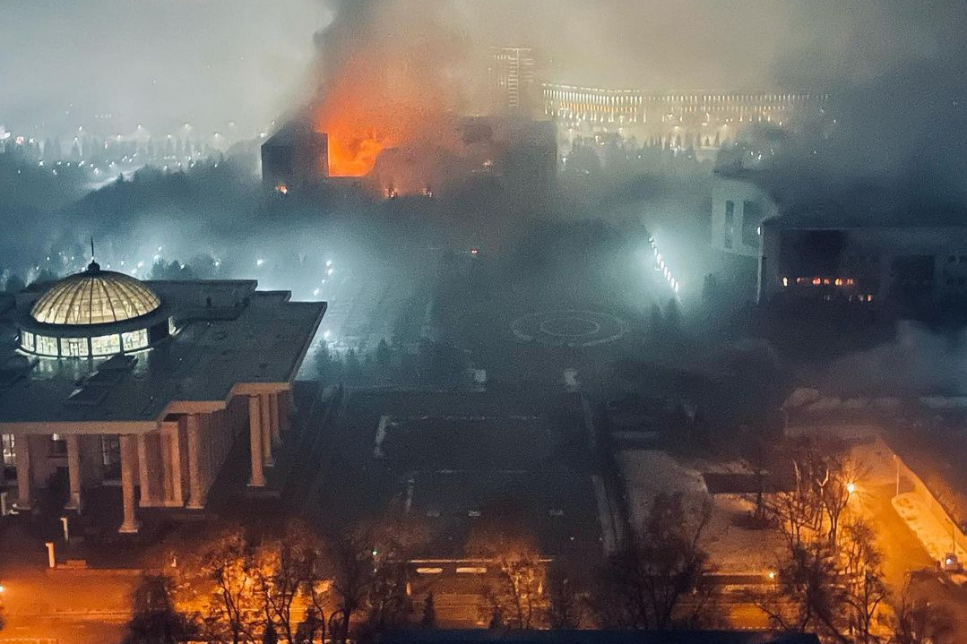 Так полыхало в Алма-Ате еще несколько дней назад Так полыхало в Алма-Ате еще несколько дней назад