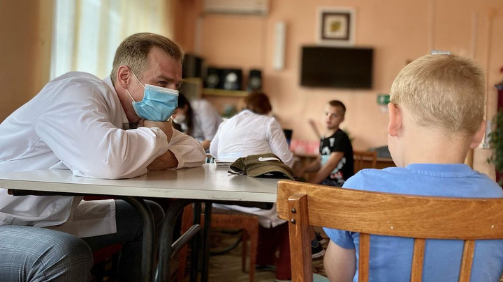 Челябинская поликлиника запустила платные чаты с педиатрами. Что спрашивают родители и сколько это стоит