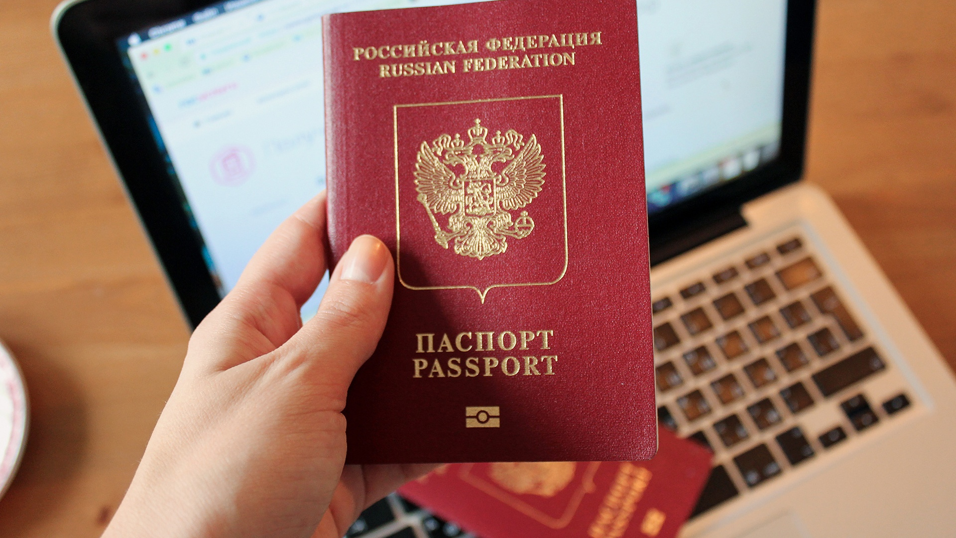 «По причинам, не зависящим от МВД»: в Ярославле приостановили выдачу загранпаспортов