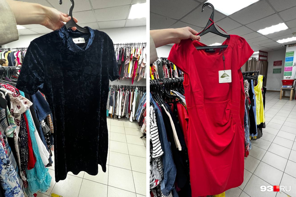 Синее бархатное платье из Marks & Spencer обойдется в 921 рубль, красное платье — из магазина Esprit Синее бархатное платье из Marks & Spencer обойдется в 921 рубль, красное платье — из магазина Esprit