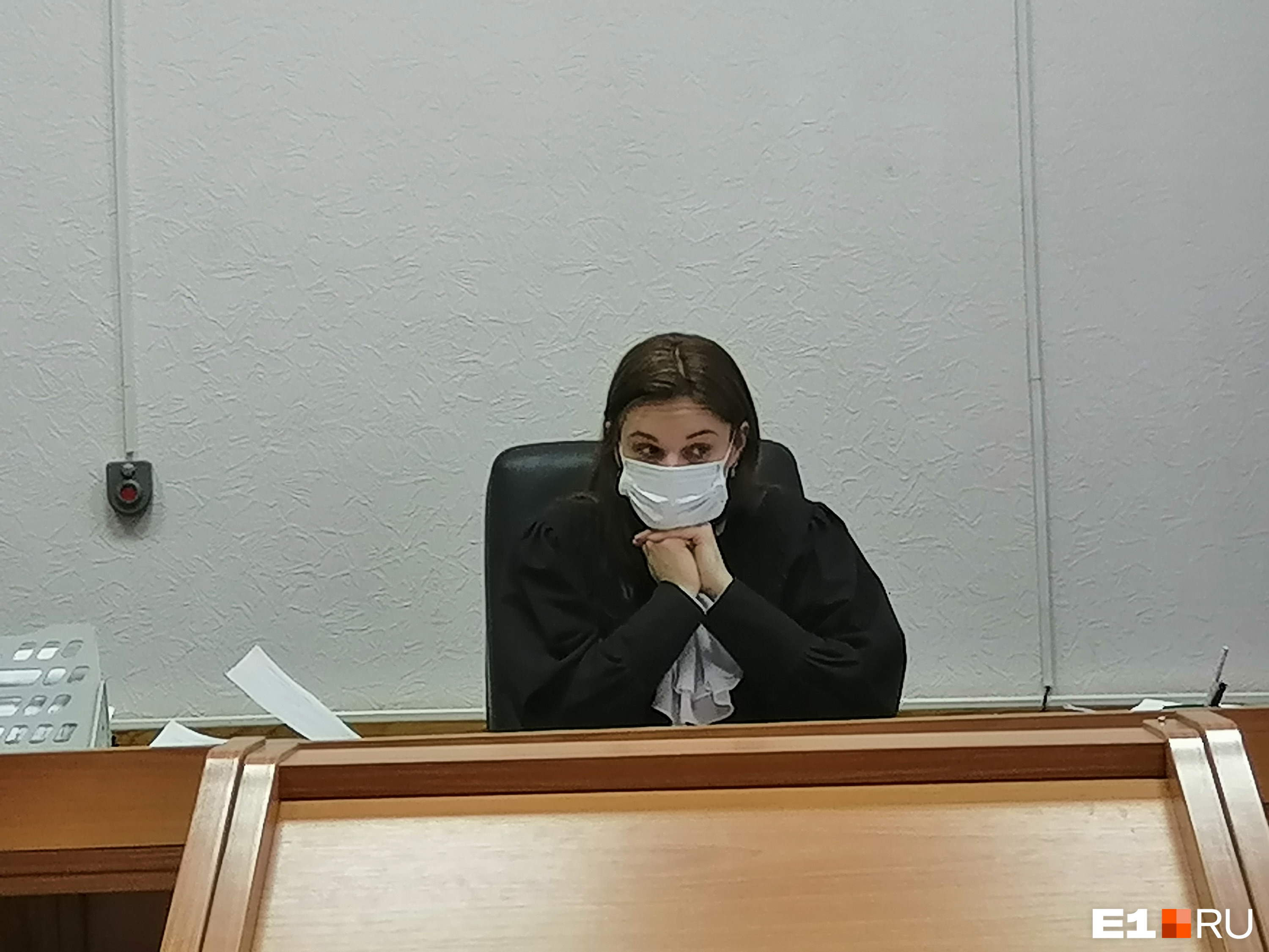 Судья Анна Щелконогова удалилась в совещательную комнату