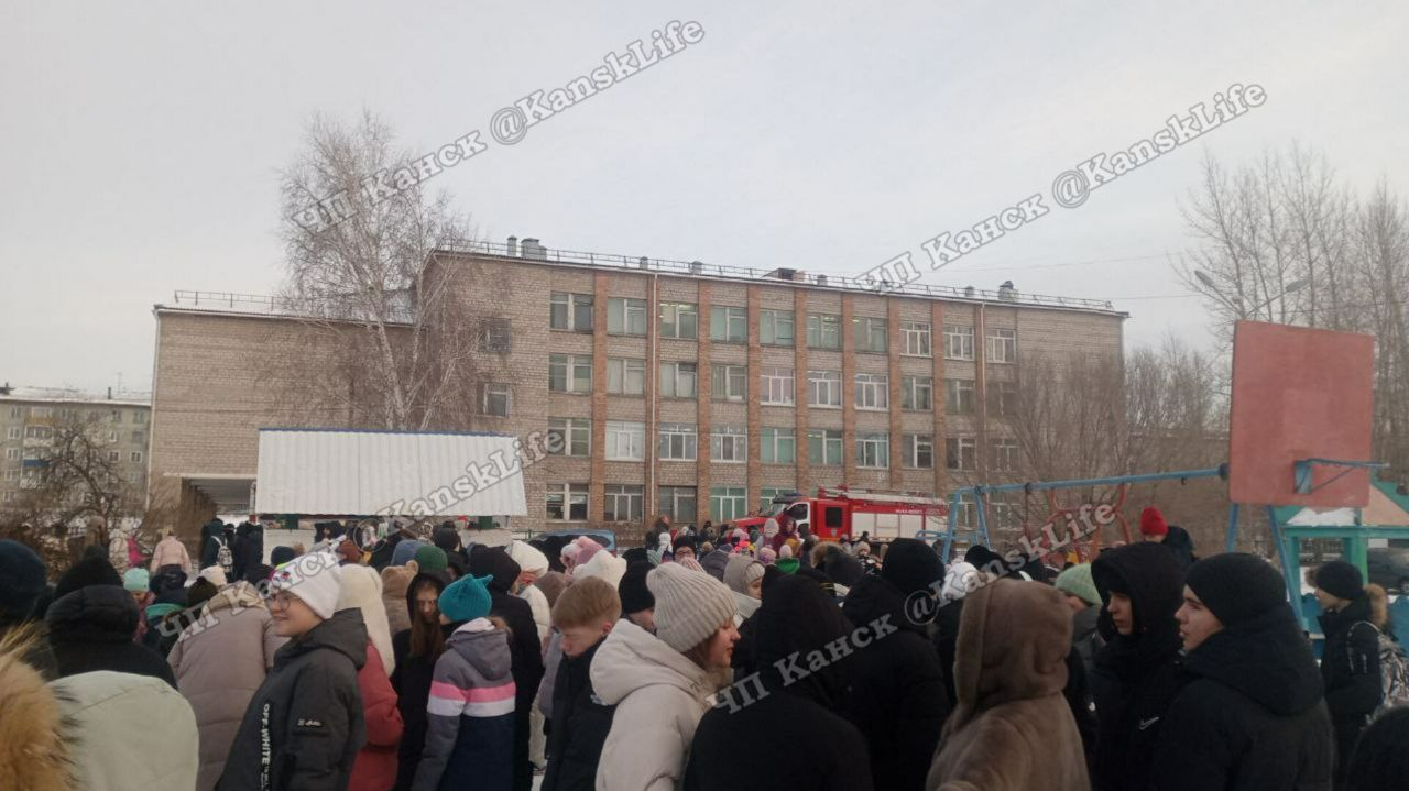 Сейчас известно об эвакуации пяти школ Сейчас известно об эвакуации пяти школ