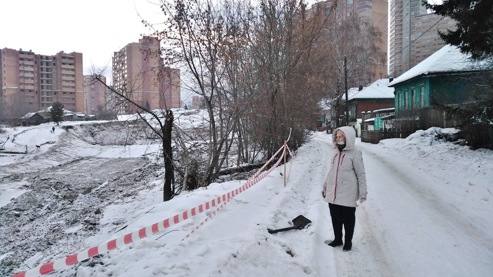 «Дом подпрыгивает»: жители жалуются на строительство развязки к Николаевскому мосту в районе Чкалова