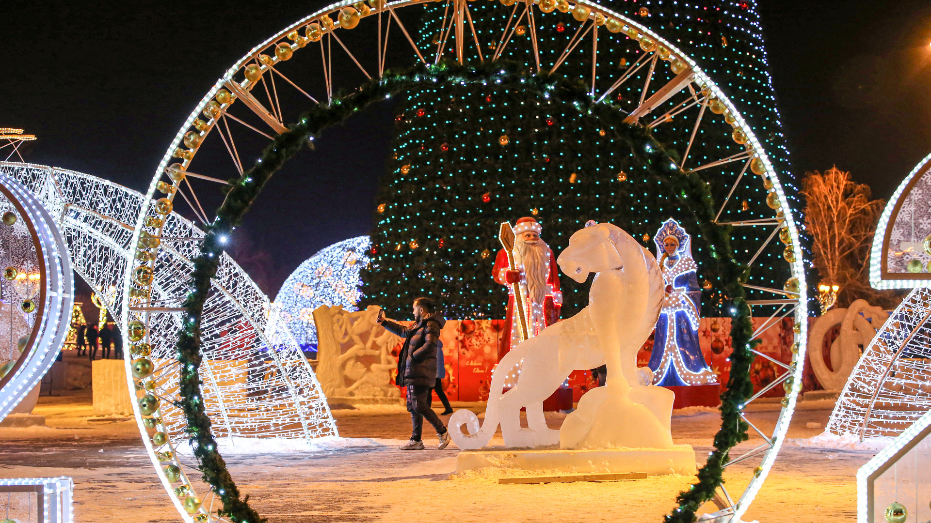 Больше, чем у Казани: сравниваем траты Уфы на Новый год с другими городами России
