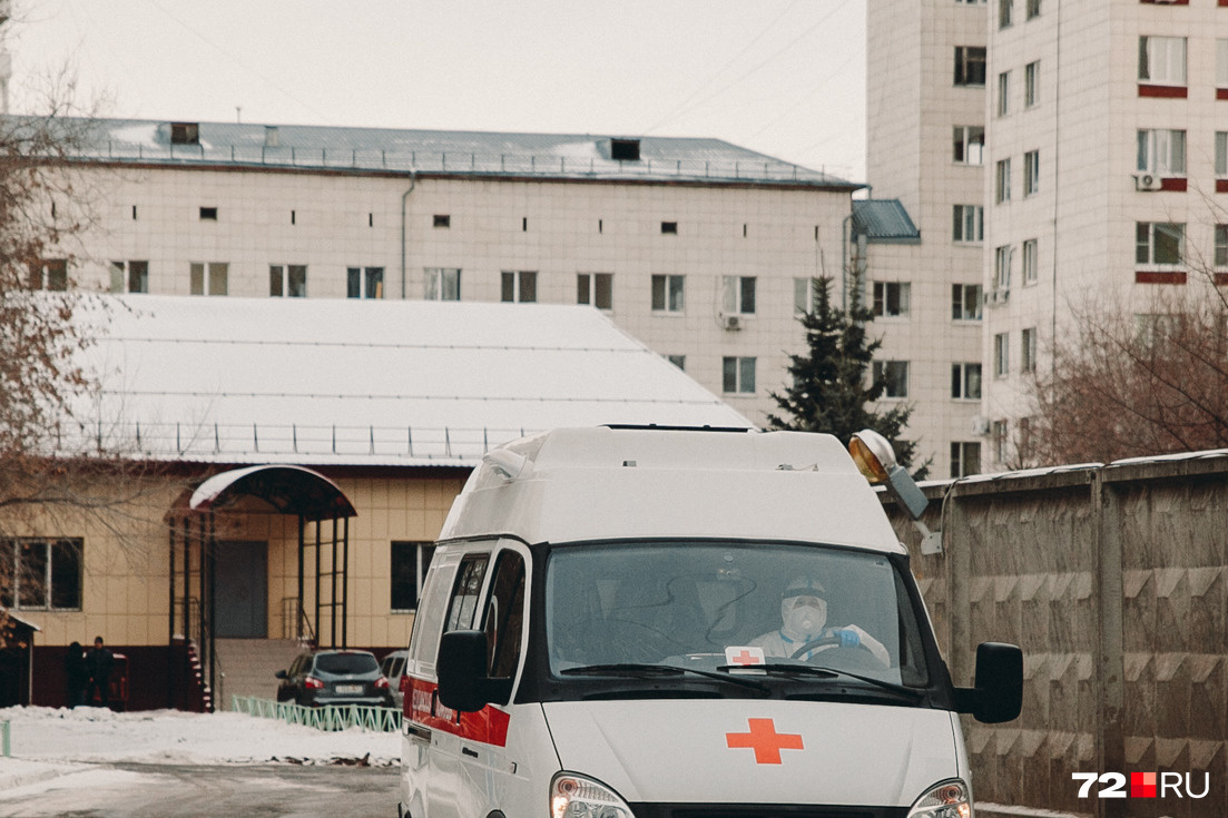 Водители тюменской неотложки решили устроить забастовку из-за невыплаты  зарплат, тюменская поликлиника № 4 второй месяц не оплачивает работу  водителей ковидных бригад, почему задерживают зарплаты подрядчикам больниц  - 5 февраля 2022 - 72.ру