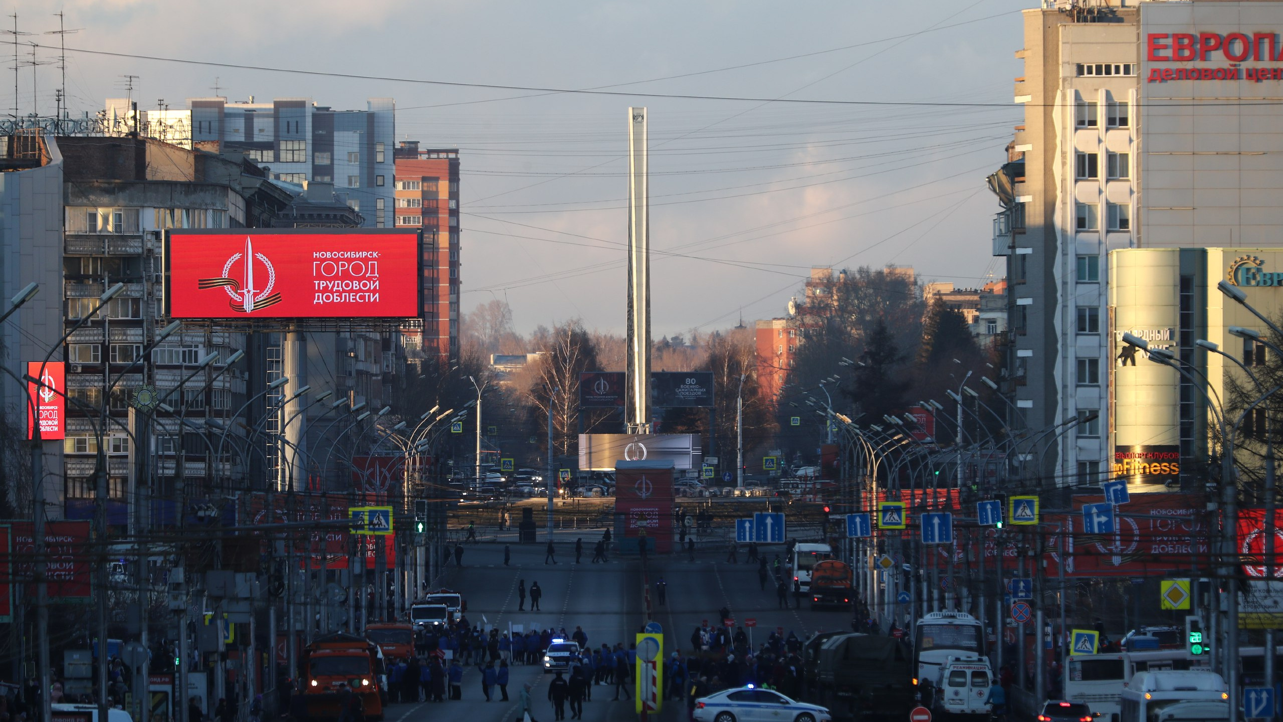 Самая дорогая — в Новосибирске. Сравниваем стелы «Город трудовой доблести» в городах России