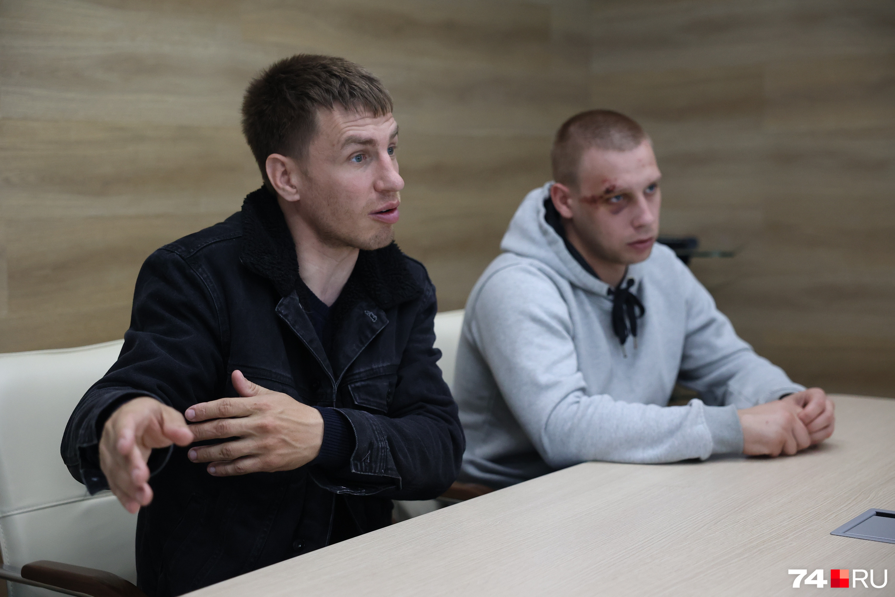 Ярослав (слева) переживает, что дело о смертельном избиении брата могут замять