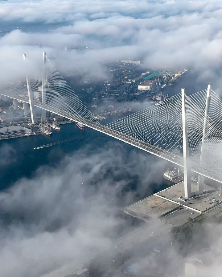 Золотой мост, один из символов Владивостока
