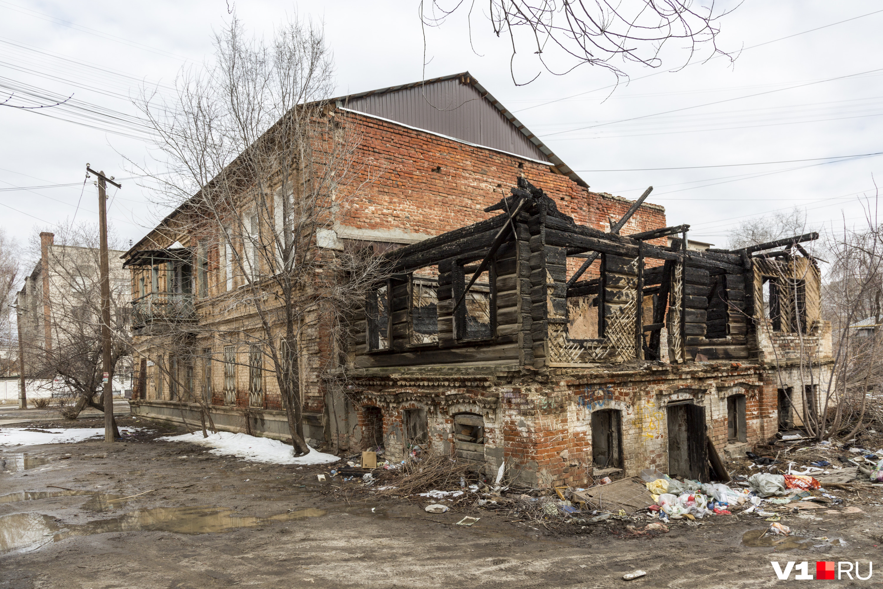 Дома-памятники на Клинской стали руинами