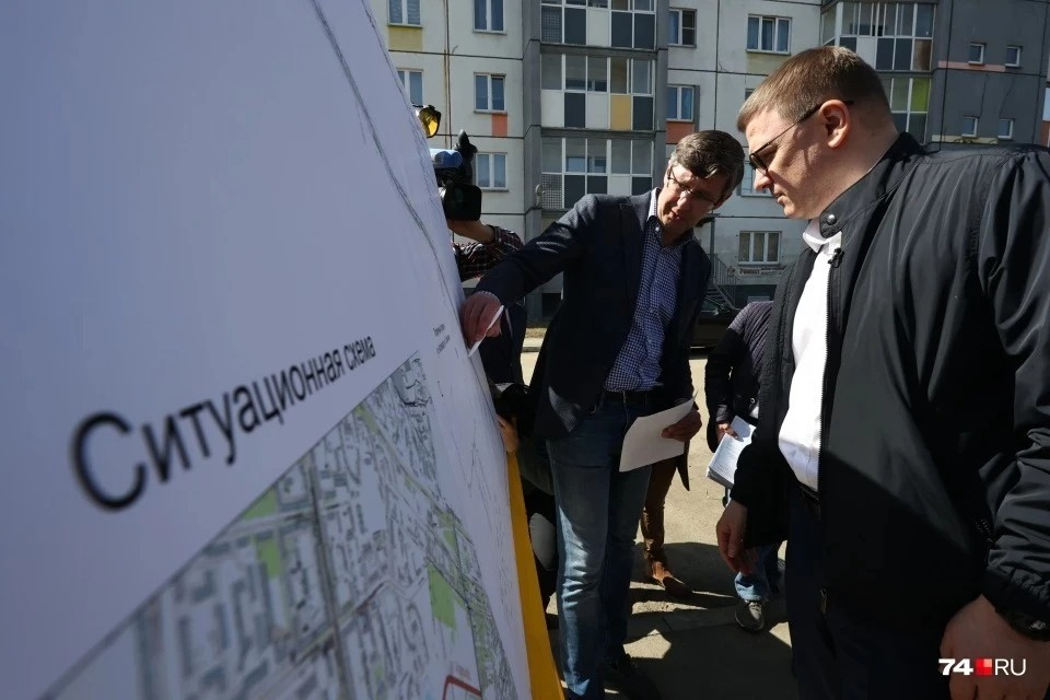 Александр Павлюченко в апреле прошлого года показал губернатору, как новые дороги будут подходить к ЖК